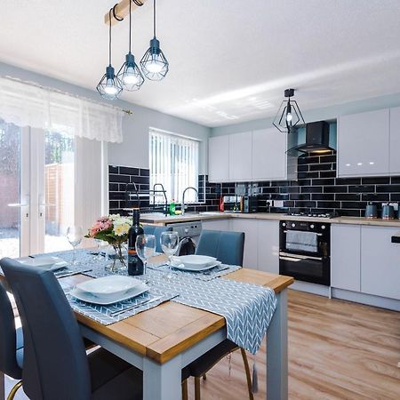 Stylish 4 Bedroom Home Close To Manchester City Centre المظهر الخارجي الصورة